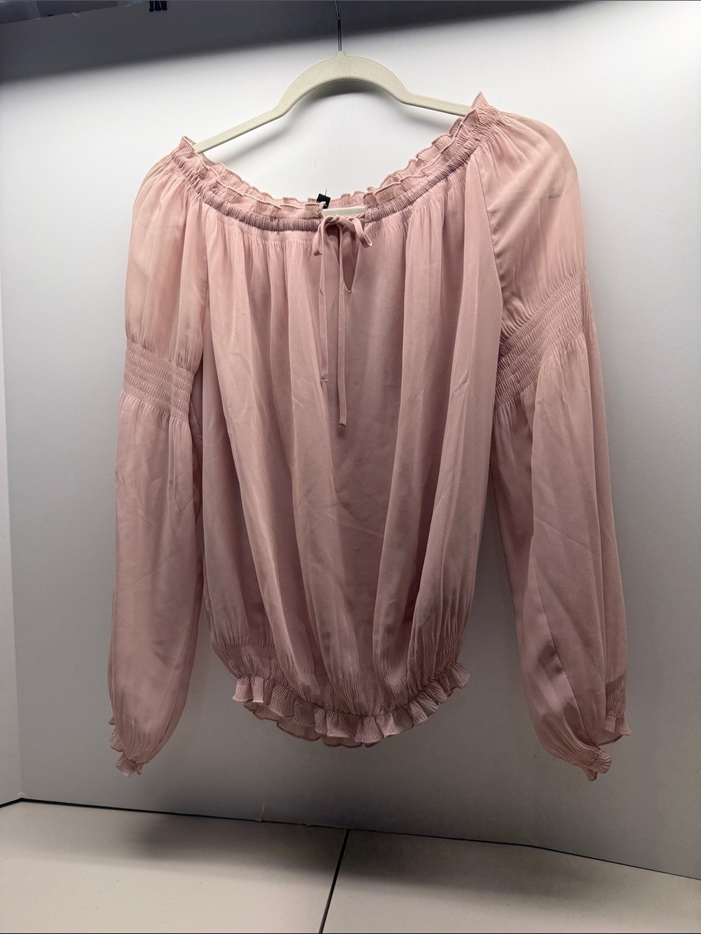 Express Blouson Peasant Top in Light Pink. Size XS